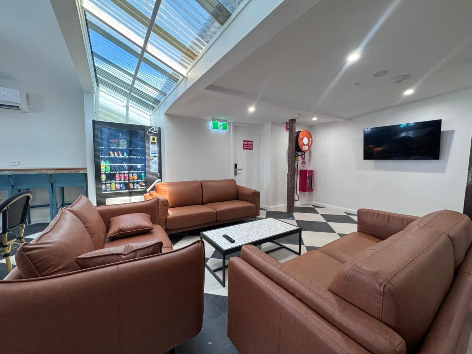K2 Brisbane Hotel Exterior photo